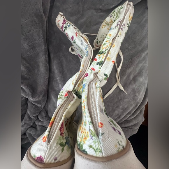 MaxMara 2024 Resort Knee High Floral Canvas Lace Up Boots EU 37 / US 7 - Picture 7 of 12
